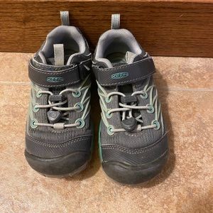 Keen Little Kids’ Chandler CNX Hiking Shoe Size 11